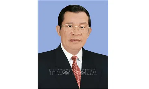 Thủ tướng Vương quốc Campuchia bắt đầu thăm chính thức Việt Nam