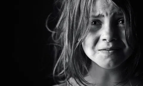 Thói quen xấu phổ biến của cha mẹ có thể khiến con trở nên bất hạnh