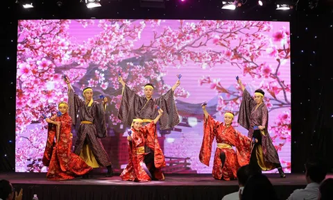 Nghệ sĩ hai nước tham gia ngày hội giao lưu văn hóa Việt - Nhật