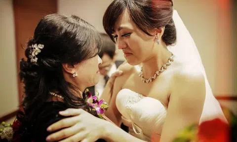 Cô dâu ôm hết vàng cưới, lẻn thoát cửa sau khi nghe mẹ chồng nói câu này