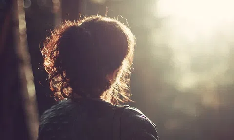 Lấy điện thoại bạn để thử chồng, tôi nào ngờ nhận lại kết quả đắng lòng như thế này