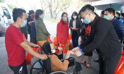 “ Chuyến xe yêu thương”  Xuân Tân Sửu 2021 đưa người bệnh về quê đón Tết