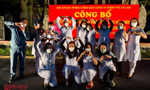 Người dân Hải Dương ăn mừng dỡ bỏ cách ly