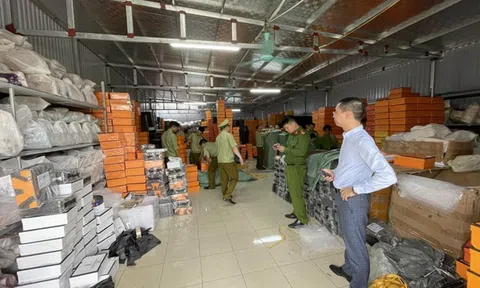 Triệt phá kho hàng giả nhãn hiệu Hermès, LV, Chanel lớn nhất miền Bắc