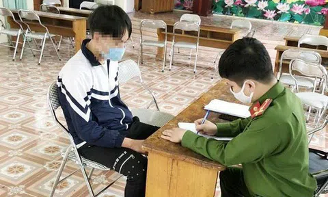 Điều tra vụ nữ sinh lớp 10 bị bạn lột áo, kéo lê ra đường vì mâu thuẫn