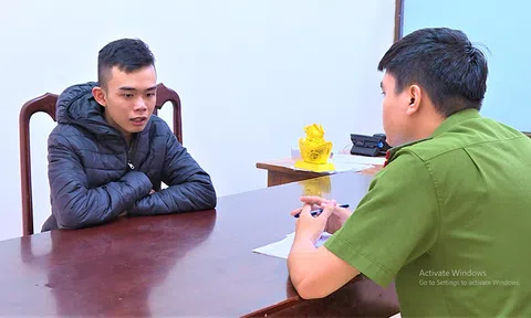 Thanh niên 18 tuổi đánh đập, giam giữ ba cô gái trẻ để phục vụ khách hát karaoke