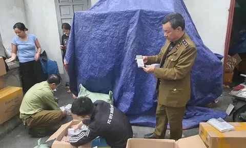 Thu giữ hơn 2.000 sản phẩm pin dự phòng giả mạo nhãn hiệu Samsung