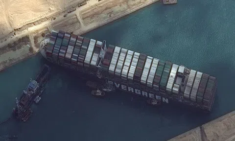 Tổng thống Biden đề nghị giúp đỡ sau sự cố trên kênh đào Suez