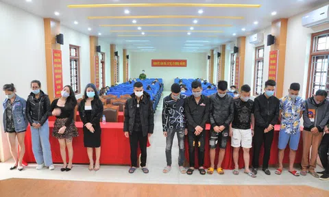 Bắt quả tang nhóm dân chơi "mở tiệc" ma túy tại quán karaoke