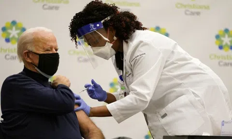 Mỹ sắp cán mốc 100 triệu người được tiêm vaccine ngừa Covid-19