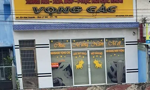 Ập vào quán massage "trá hình", bắt quả tang 3 đôi nam nữ đang mua bán dâm