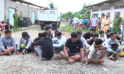 Vây bắt 200 thanh niên tụ tập đua xe trên đường quốc lộ