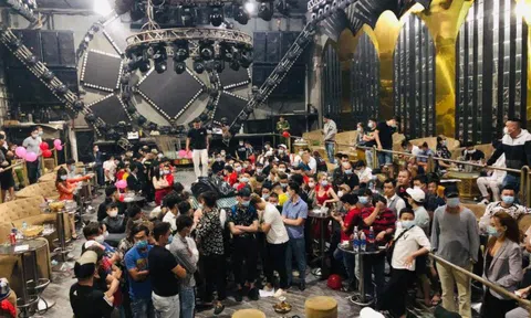 Ập vào quán bar, phát hiện 100 dân chơi dương tính với ma túy