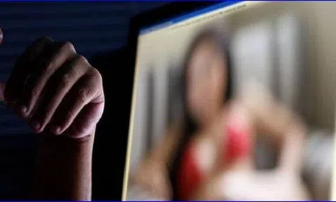 Cô gái trẻ mất hơn 100 triệu vì gửi ảnh khỏa thân cho bạn trai trên Facebook