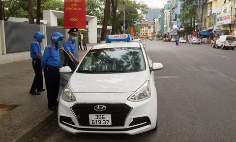 'Chặt chém' khách Tây 200 nghìn, tài xế taxi bị phạt 9 triệu đồng