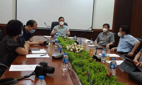Bắc Giang họp khẩn trong đêm, triển khai xét nghiệm nhanh tại 3 điểm nóng