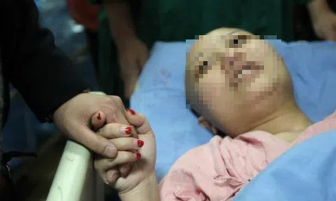 Cô gái 29 tuổi đã mắc ung thư gan giai đoạn cuối, bác sĩ cảnh báo 2 thói quen nên bỏ sớm