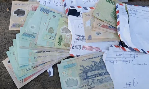 Vợ chồng chị ve chai nhặt được 15 triệu đồng, lên mạng tìm người đánh rơi