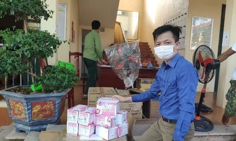 Thầy Hiệu phó xin đi cách ly cùng học trò: “Nhìn học sinh ngơ ngác, lo lắng mà rơi nước mắt”