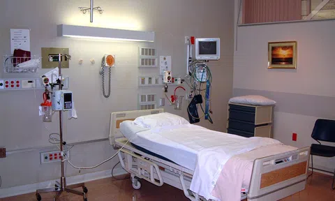 Sau Bắc Giang, Sun Group hỗ trợ Bắc Ninh 50 tỷ lắp đặt Trung tâm Hồi sức tích cực