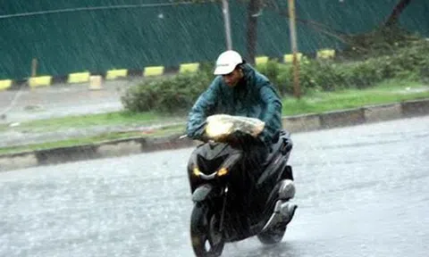 Dự báo thời tiết 4/6: Hà Nội giảm nhiệt rõ rệt, trời mưa to