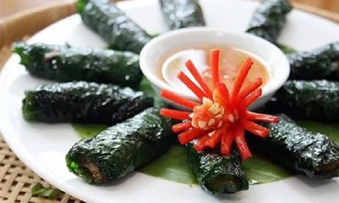 Đừng nấu sốt vang nữa, thịt bò cuốn với lá này nướng lên thì còn gì tuyệt bằng