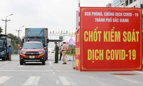 Sắp chạm mốc 3.000 ca mắc COVID-19, "tâm dịch" Bắc Giang xin Chính phủ hỗ trợ 500 tỷ đồng
