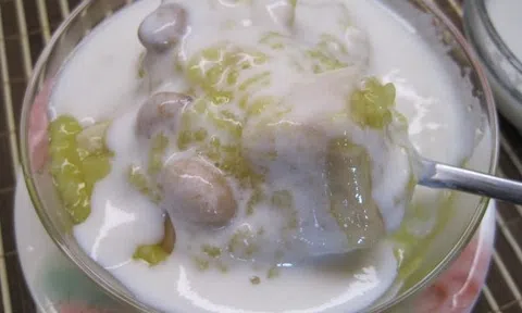 Nấu chè khoai môn chỉ với vài nguyên liệu đơn giản