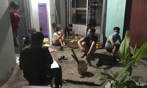 Bắc Giang: Chủ nhà trọ cùng 6 người tụ tập xem bóng đá bất chấp lệnh cấm