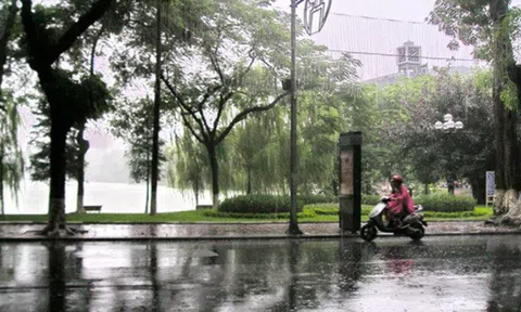 Dự báo thời tiết 12/6: Hà Nội mưa rất to, khả năng xảy ra lốc, sét