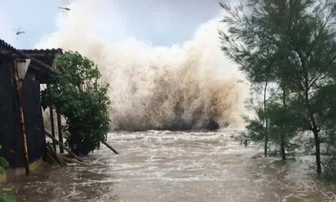 KHẨN: Nam Định cấm biển, dừng các hoạt động vui chơi giải trí tại các khu du lịch ven biển