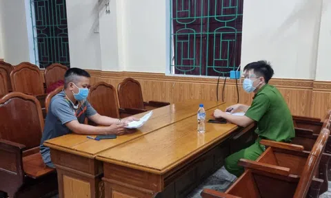 Hai thanh niên phi xe máy “thông chốt” kiểm soát dịch bệnh