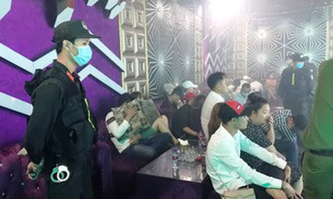 Bắt quả tang 89 nam, nữ thanh niên mở "tiệc" ma túy tại khách sạn VIP