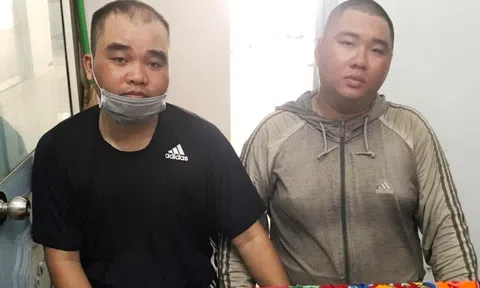 2 đối tượng từ miền Bắc vào miền Tây phát tờ rơi nghi cho vay nặng lãi