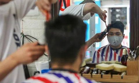 Hà Nội cân nhắc mở cửa trở lại quán ăn, hàng cắt tóc trong tuần tới