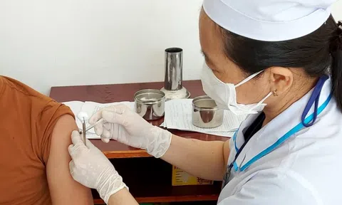 Bình Thuận: Một cán bộ tử vong sau tiêm vaccine Covid-19, nghi ngờ do nhồi máu cơ tim