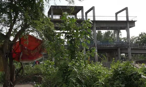 Kiên Giang: Bắt tụ điểm đánh bạc “núp” dưới cống ngăn mặn