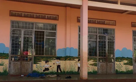 Vụ thiếu nữ tử vong trong phòng học: Lãnh đạo trường nói gì?