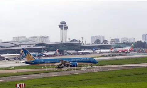 Tạm dừng chuyến bay từ TP Hồ Chí Minh đi/đến Quảng Bình