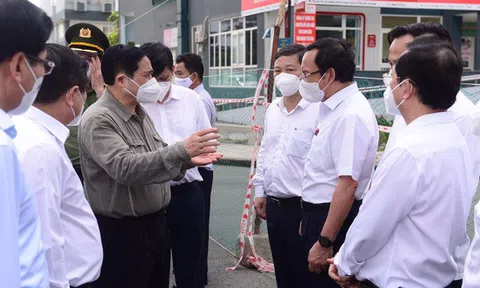 15 chiều nay, 80.000 test nhanh gửi vào TP.HCM chống dịch