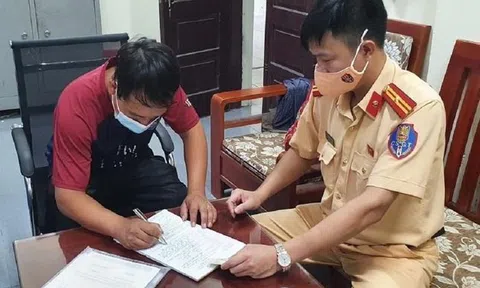 Tài xế giấu người trong thùng xe tải để vượt chốt kiểm dịch Covid-19