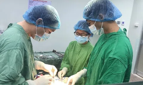 Cứu sống mẹ con sản phụ hội chứng HELLP nguy kịch
