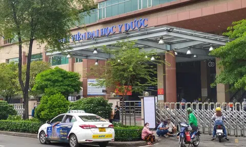 Phát hiện 4 ca nghi mắc COVID-19, bệnh viện Đại học Y dược tạm ngưng nhận bệnh nhân