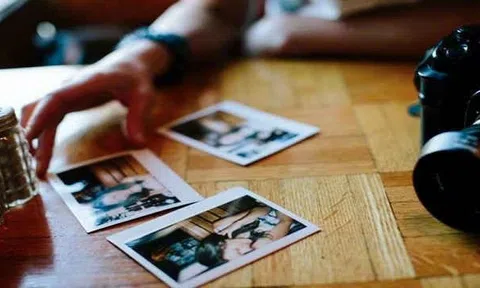 Tạm giam thầy giáo dùng clip ân ái tống tiền người tình