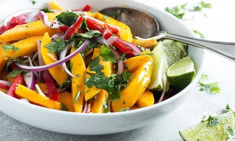 Salad xoài kiểu Thái cực dễ, chua chua ngọt ngọt càng ăn càng nghiện