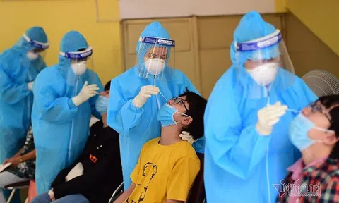 TP.HCM: Lấy mẫu xét nghiệm COVID-19 cho gần 90.000 thí sinh dự thi tốt nghiệp THPT 2021