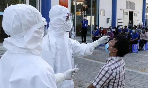 Phú Yên: Một bác sĩ tham gia chống dịch dương tính với COVID-19