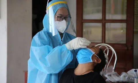 2 mẹ con đi xe khách từ TP.HCM về Hà Tĩnh dương tính với COVID-19