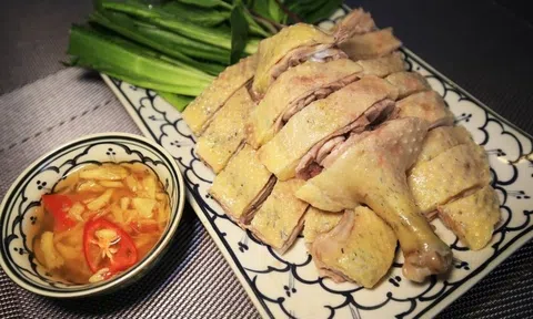 Luộc vịt cho thêm thứ này, đảm bảo nước trong veo lại không có mùi tanh