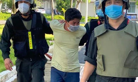 Bắt nghi phạm vượt chốt kiểm dịch, chém gần đứt cánh tay Thượng úy công an